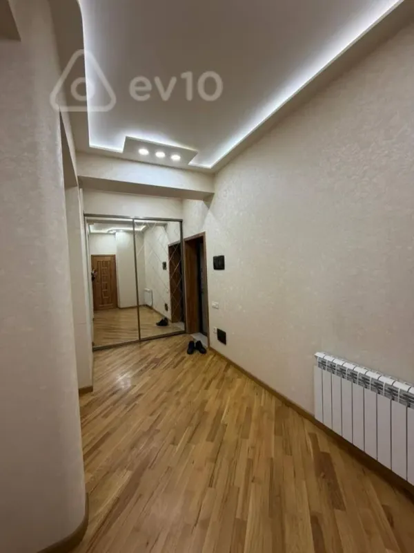 Kirayə verilir 2 otaqlı yeni tikili 65 m²