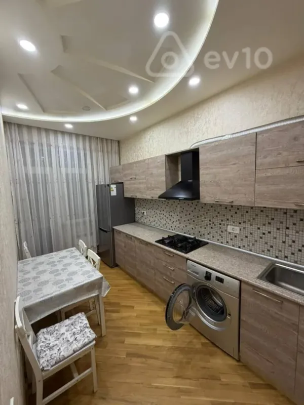 Kirayə verilir 2 otaqlı yeni tikili 65 m²