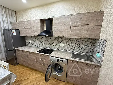 Kirayə verilir 2 otaqlı yeni tikili 65 m²