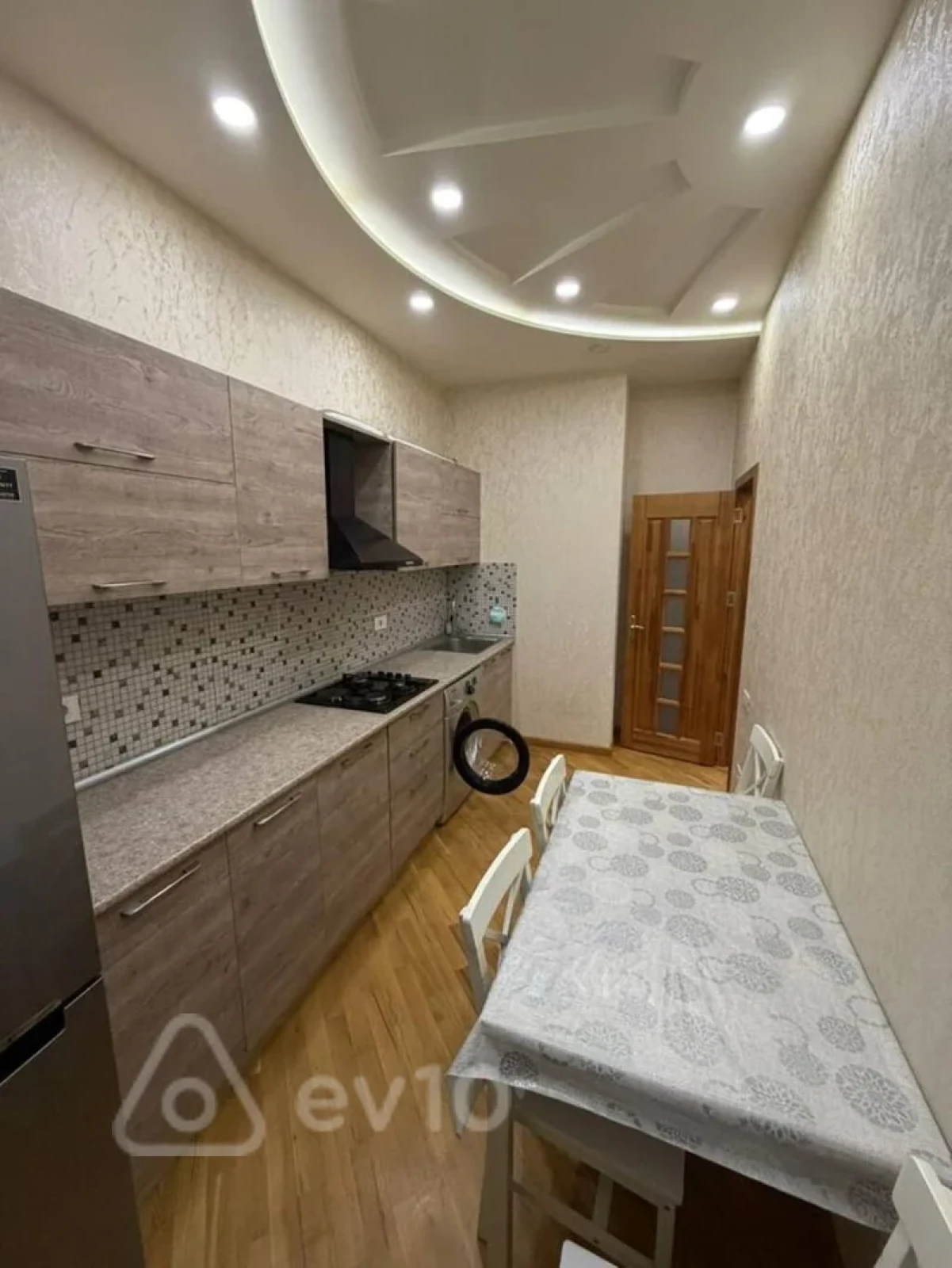 Kirayə verilir 2 otaqlı yeni tikili 65 m²
