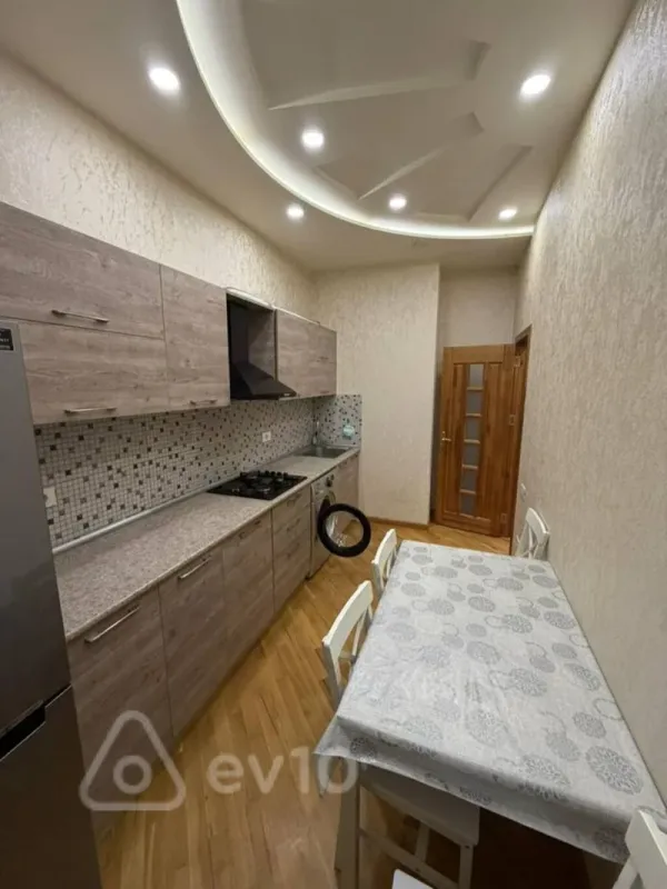 Kirayə verilir 2 otaqlı yeni tikili 65 m²