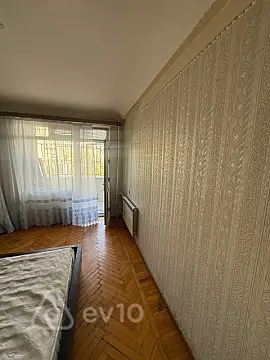 Kirayə verilir 31 otaqlı köhnə tikili 80 m²