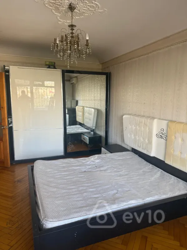 Kirayə verilir 31 otaqlı köhnə tikili 80 m²