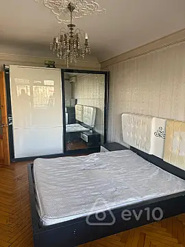 Kirayə verilir 31 otaqlı köhnə tikili 80 m²