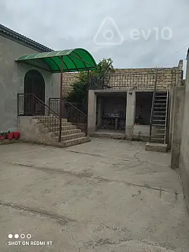 Satılır 5 otaqlı həyət evi 200 m²
