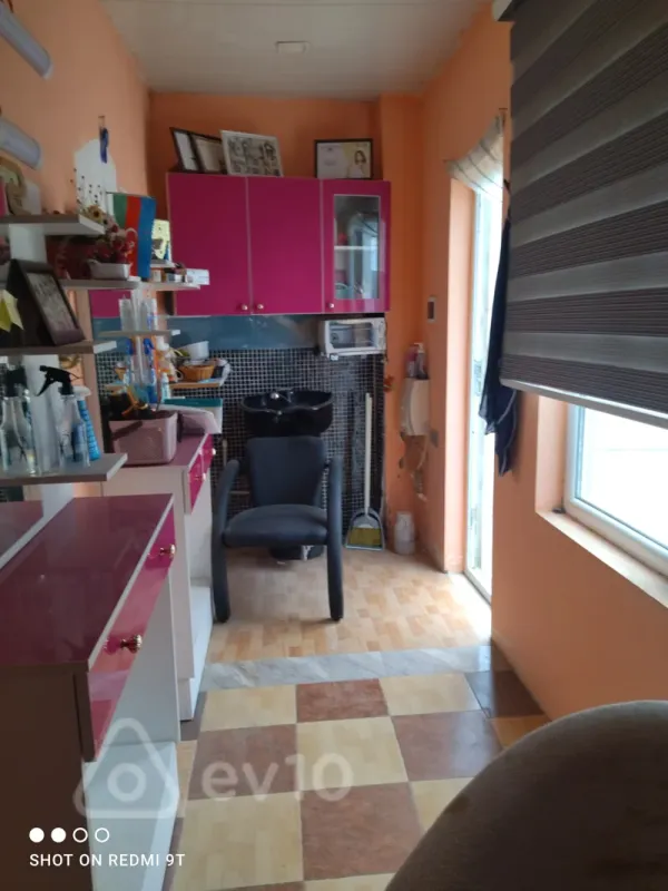 Satılır 5 otaqlı həyət evi 200 m²