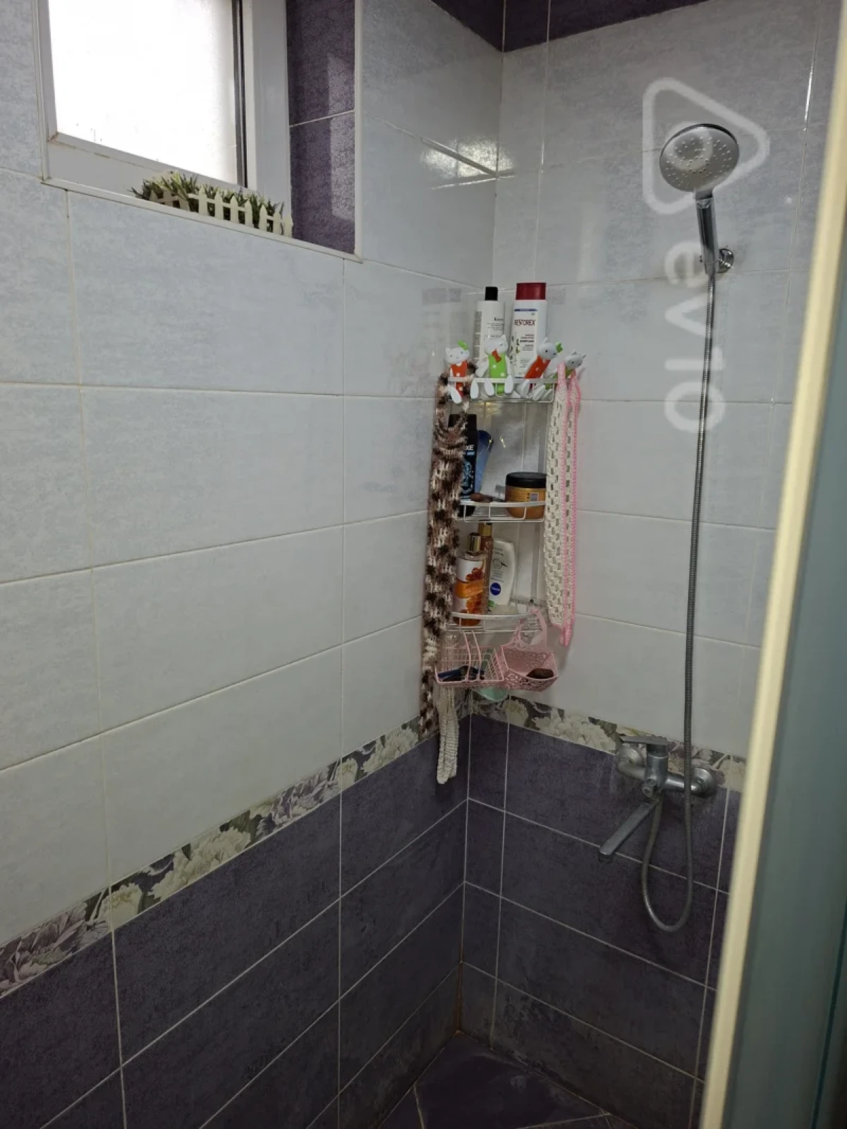 Satılır 5 otaqlı həyət evi 200 m²