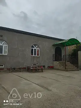 Satılır 5 otaqlı həyət evi 200 m²