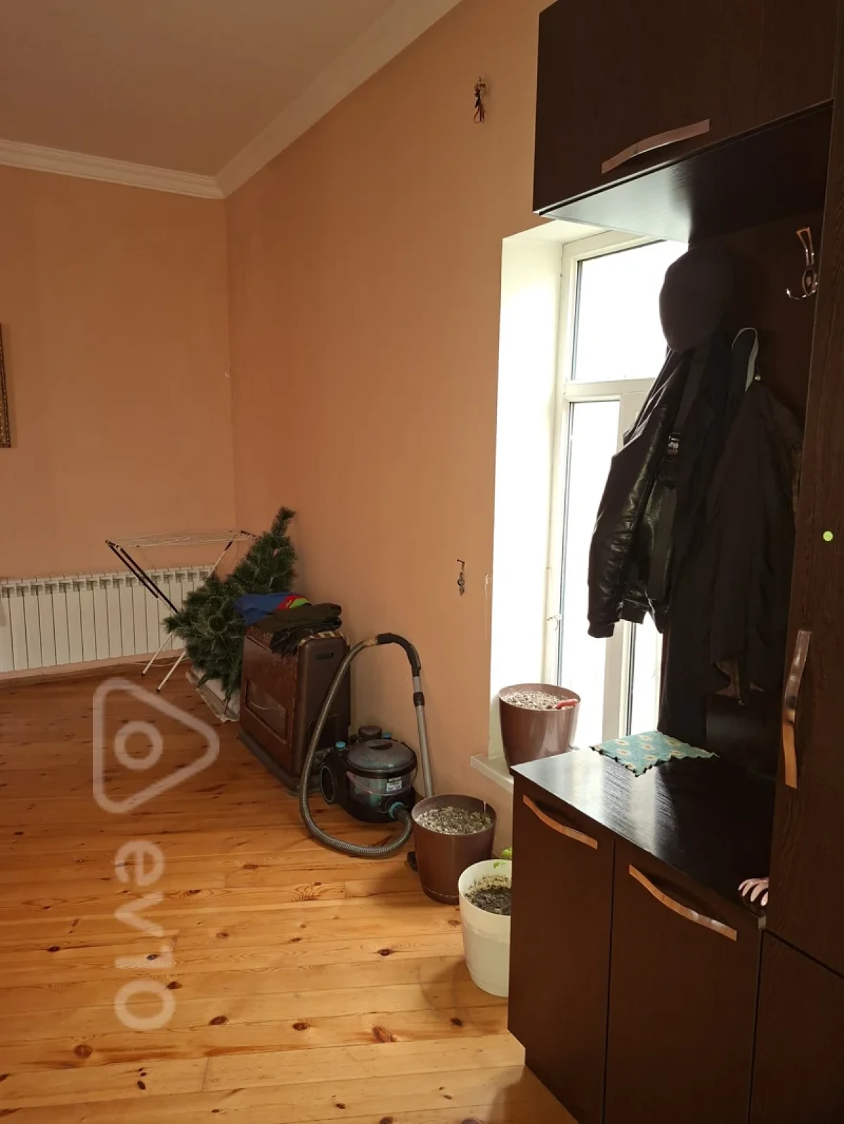 Satılır 5 otaqlı həyət evi 200 m²