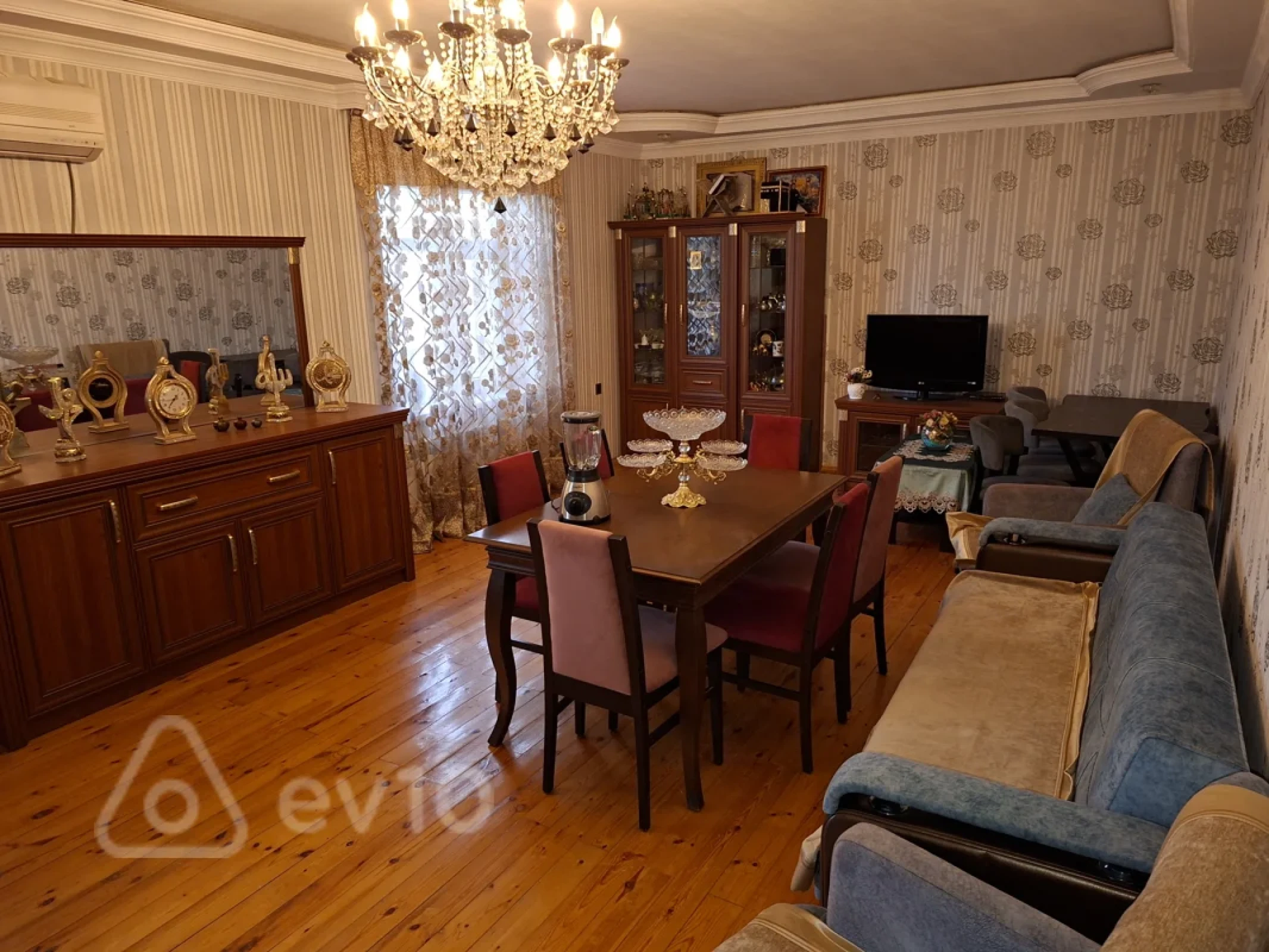 Satılır 5 otaqlı həyət evi 200 m²