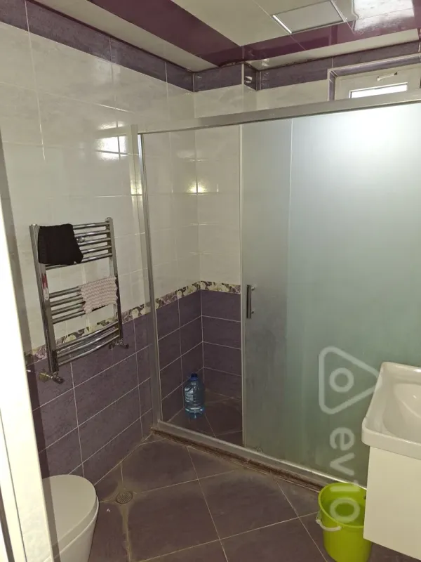 Satılır 5 otaqlı həyət evi 200 m²