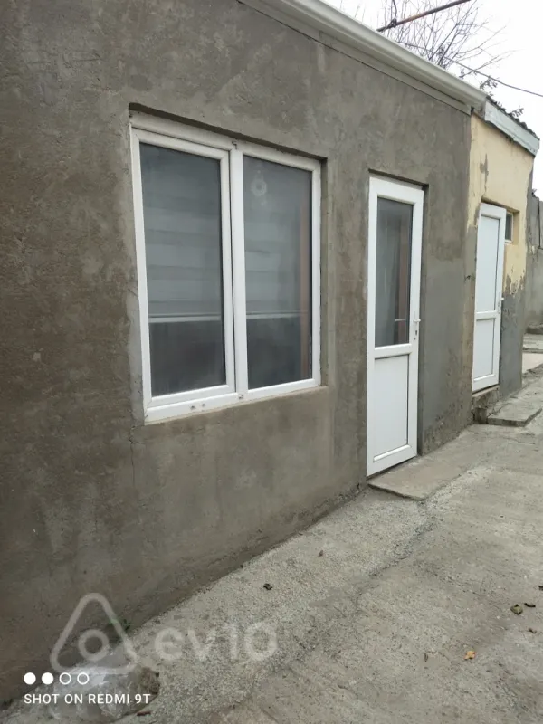 Satılır 5 otaqlı həyət evi 200 m²