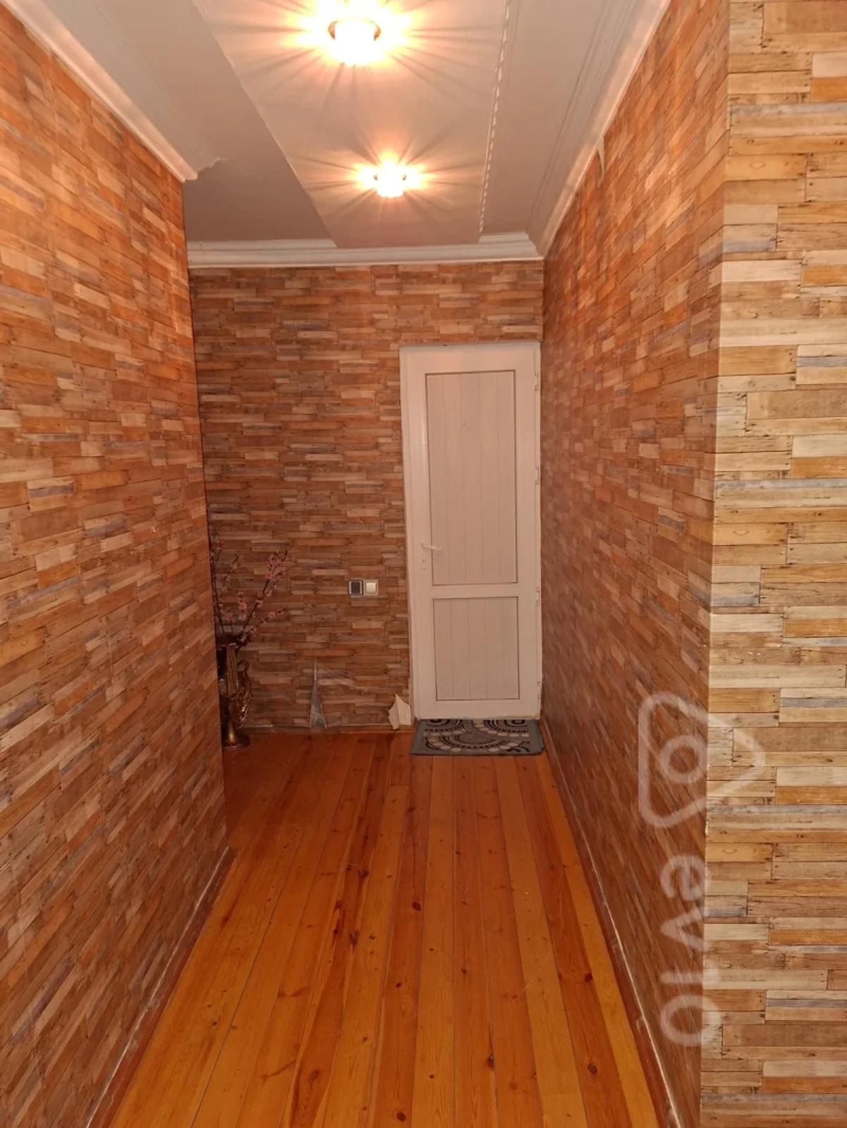 Satılır 5 otaqlı həyət evi 200 m²