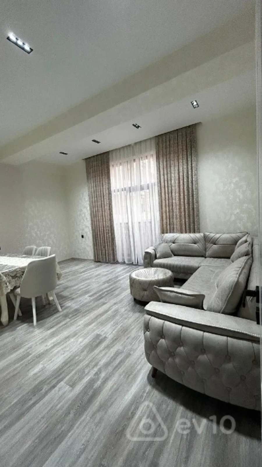 Kirayə verilir 3 otaqlı yeni tikili 115 m²