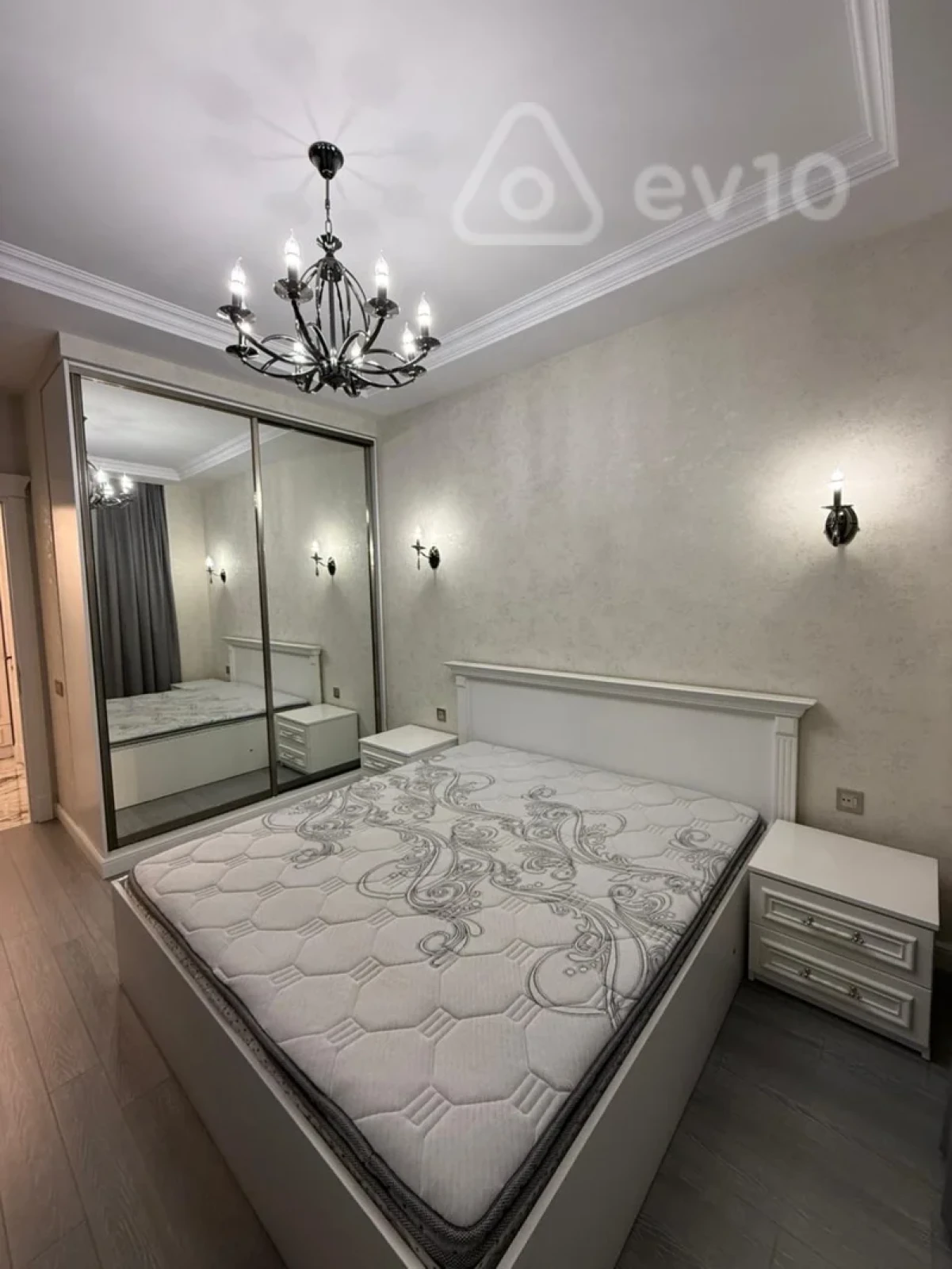 Kirayə verilir 2 otaqlı yeni tikili 70 m²