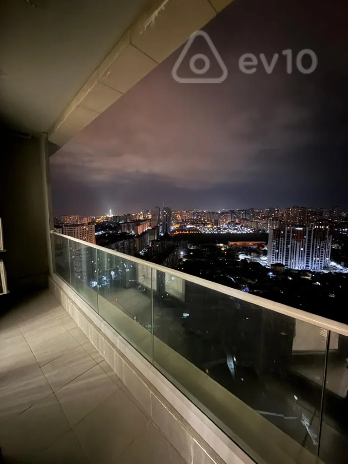 Kirayə verilir 2 otaqlı yeni tikili 70 m²