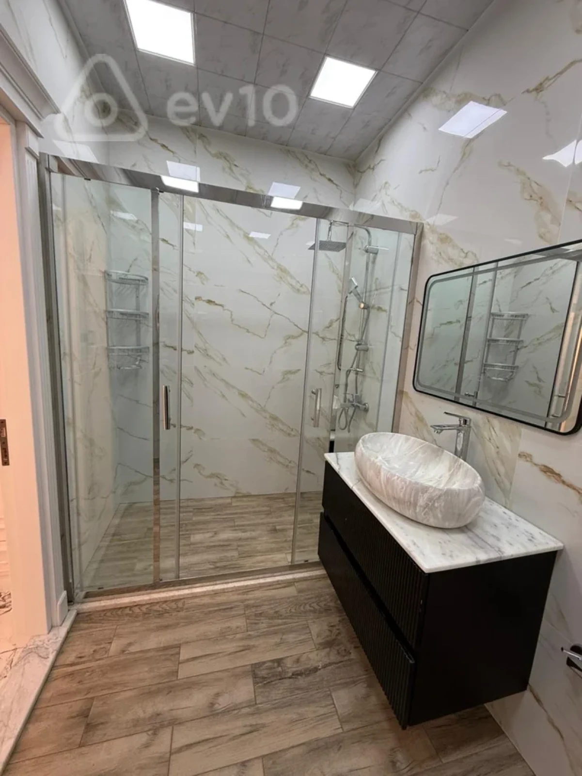 Kirayə verilir 2 otaqlı yeni tikili 70 m²