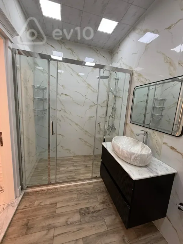 Kirayə verilir 2 otaqlı yeni tikili 70 m²