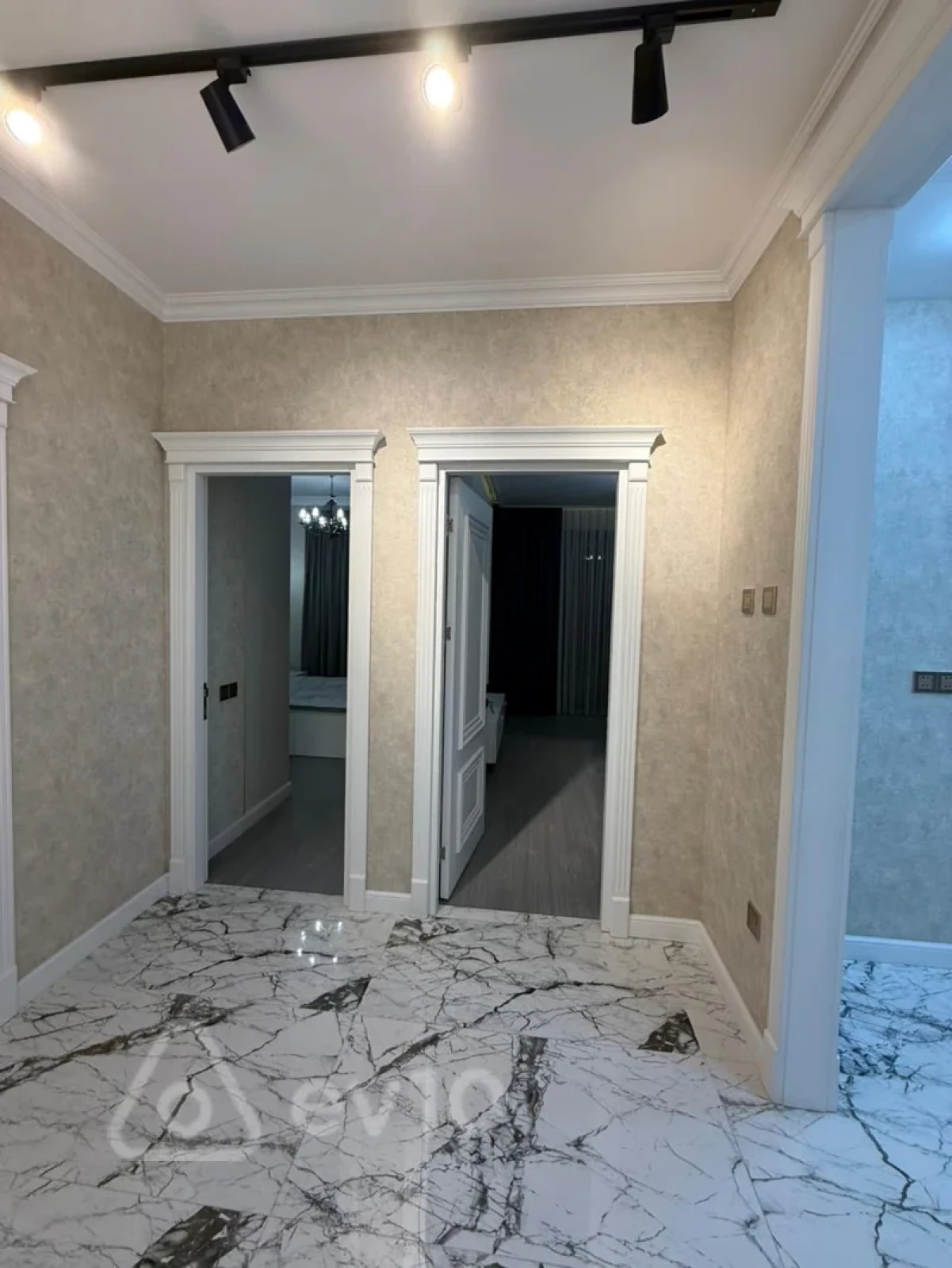 Kirayə verilir 2 otaqlı yeni tikili 70 m²