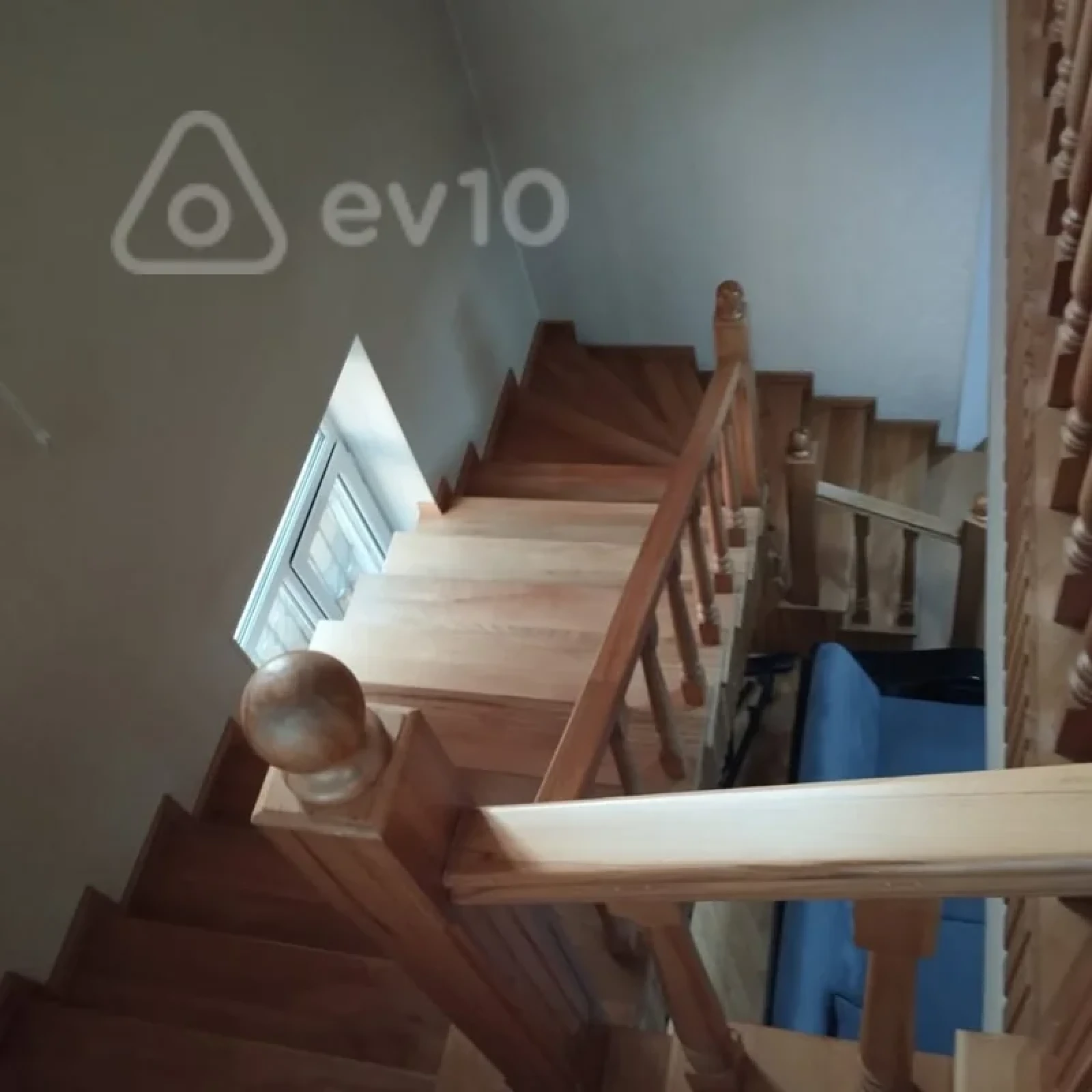 Satılır 6 otaqlı həyət evi 270 m²