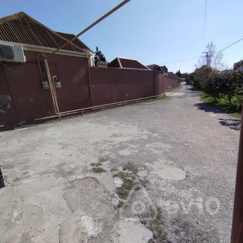 Satılır 6 otaqlı həyət evi 270 m²