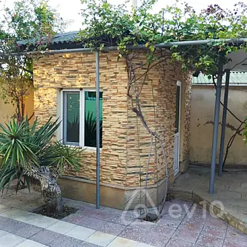 Satılır 6 otaqlı həyət evi 270 m²