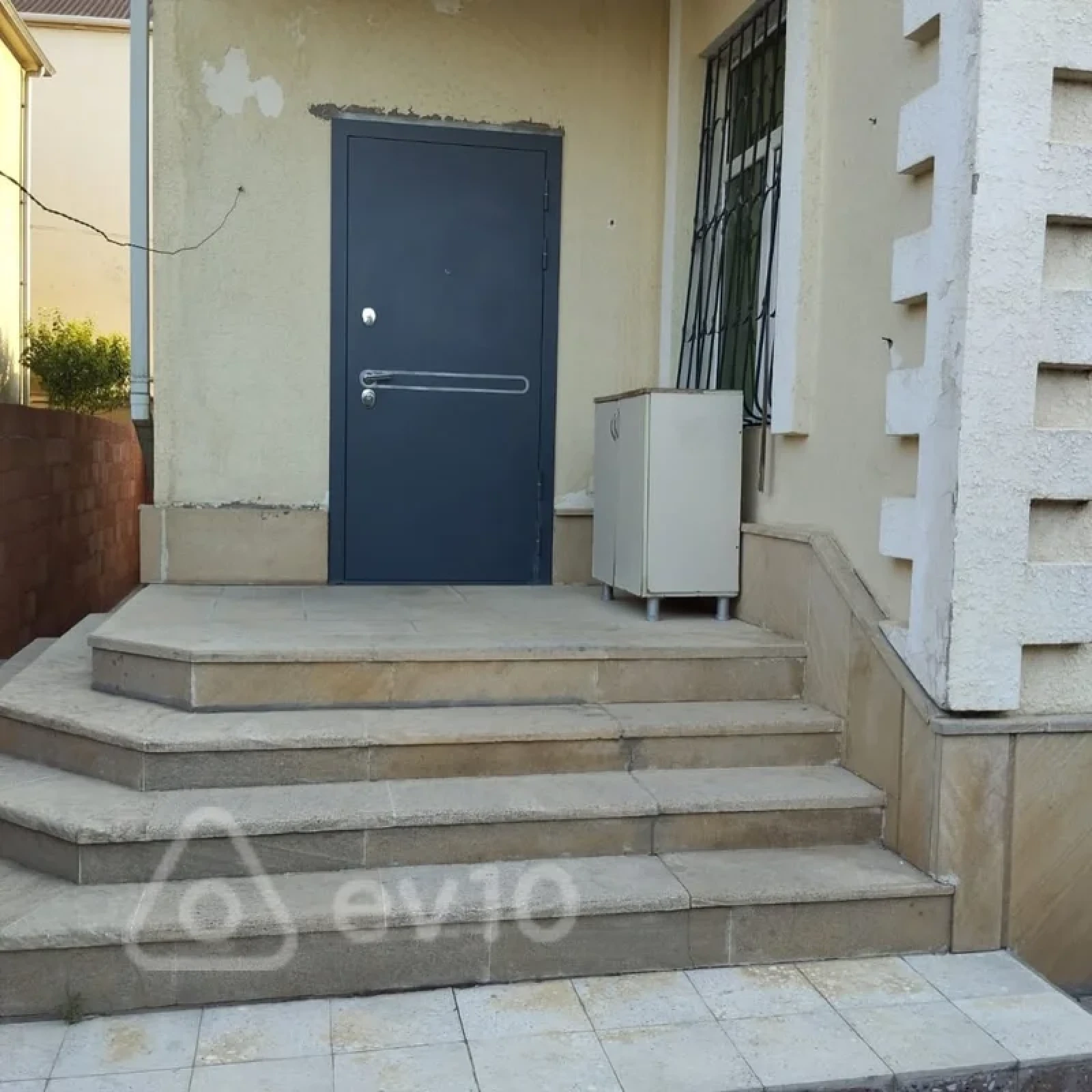Satılır 6 otaqlı həyət evi 270 m²