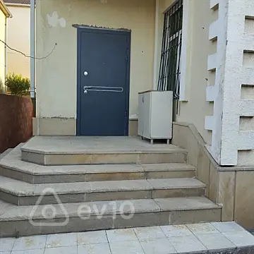 Satılır 6 otaqlı həyət evi 270 m²