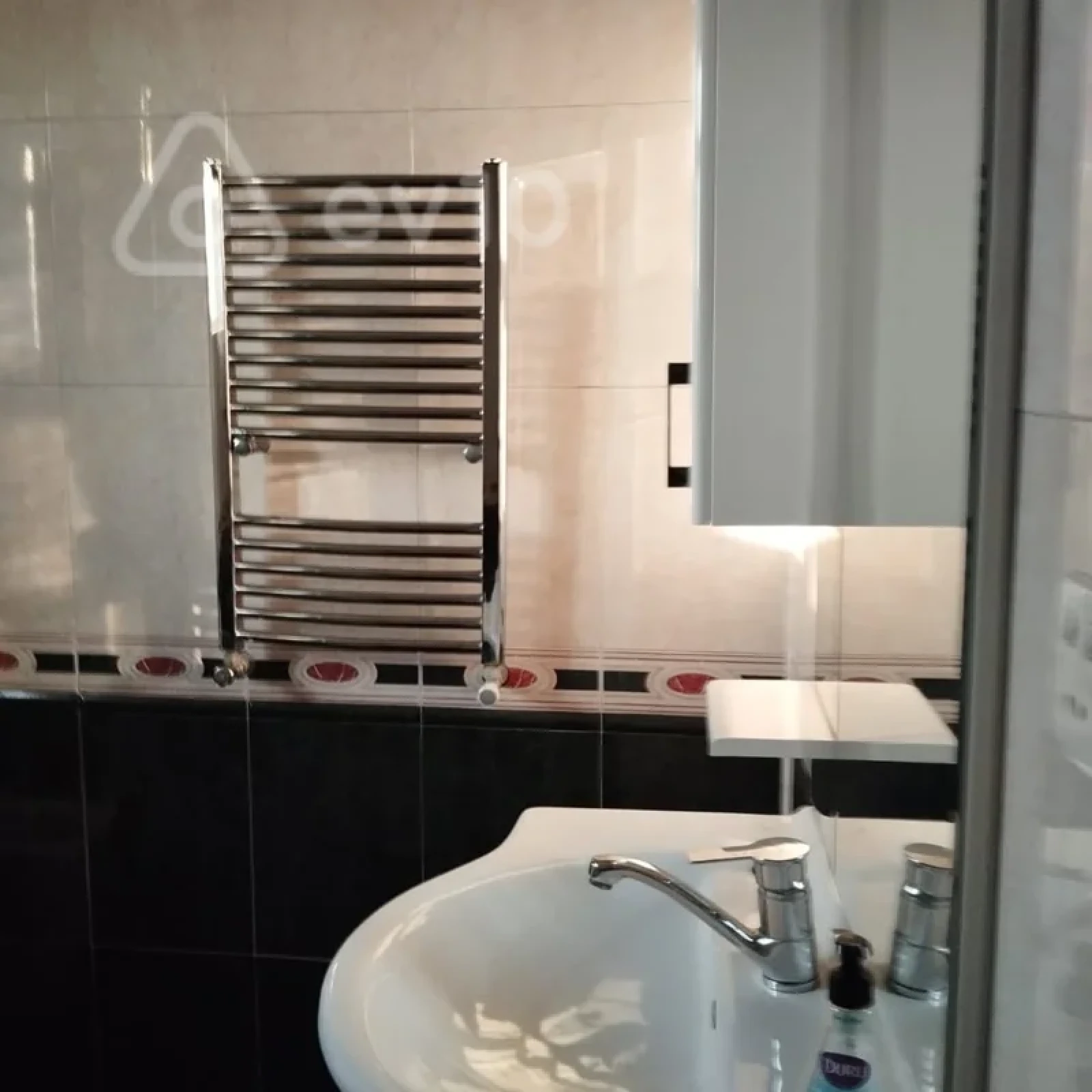 Satılır 6 otaqlı həyət evi 270 m²