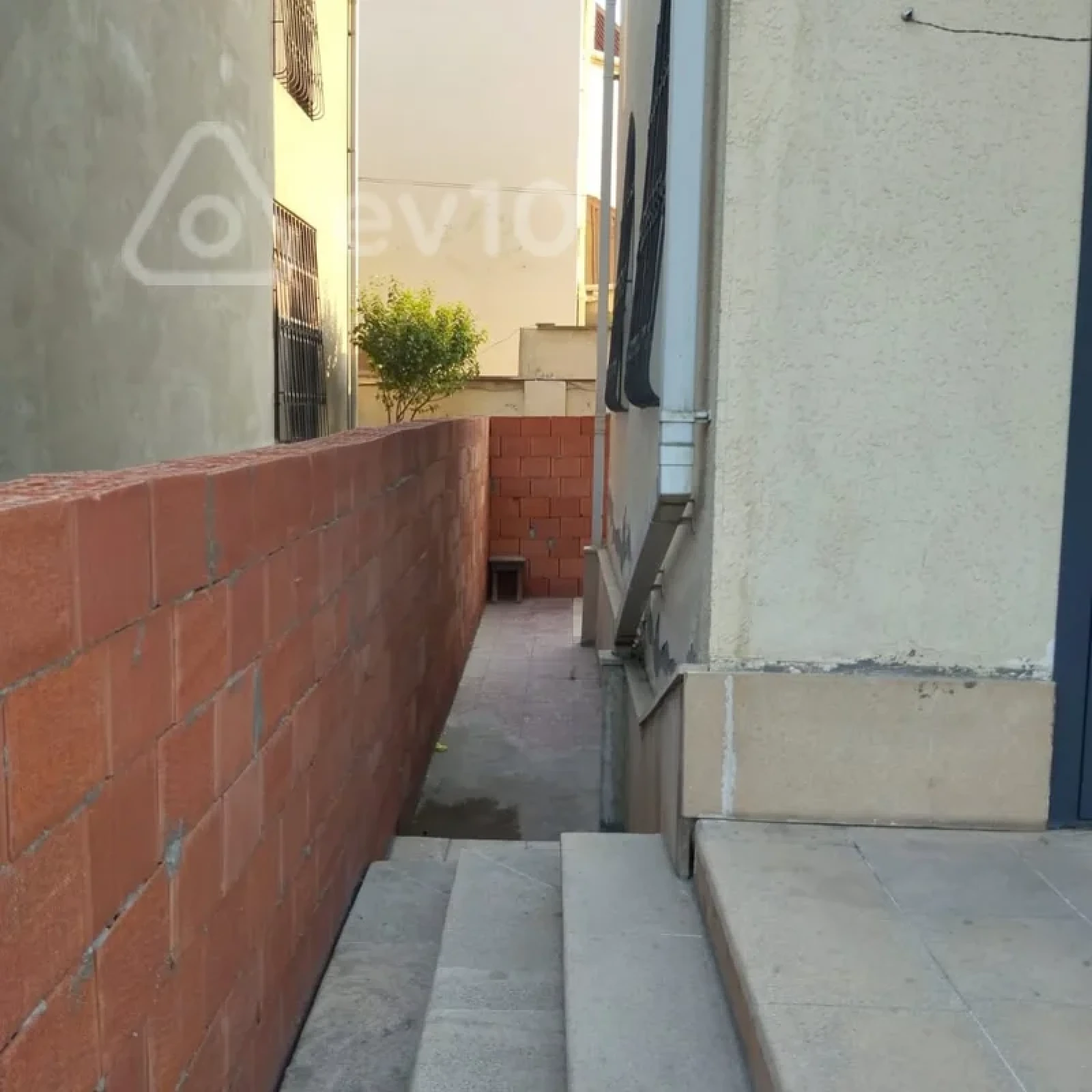 Satılır 6 otaqlı həyət evi 270 m²