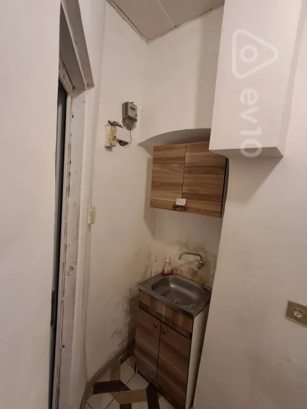 Satılır 1 otaqlı köhnə tikili 8 m²
