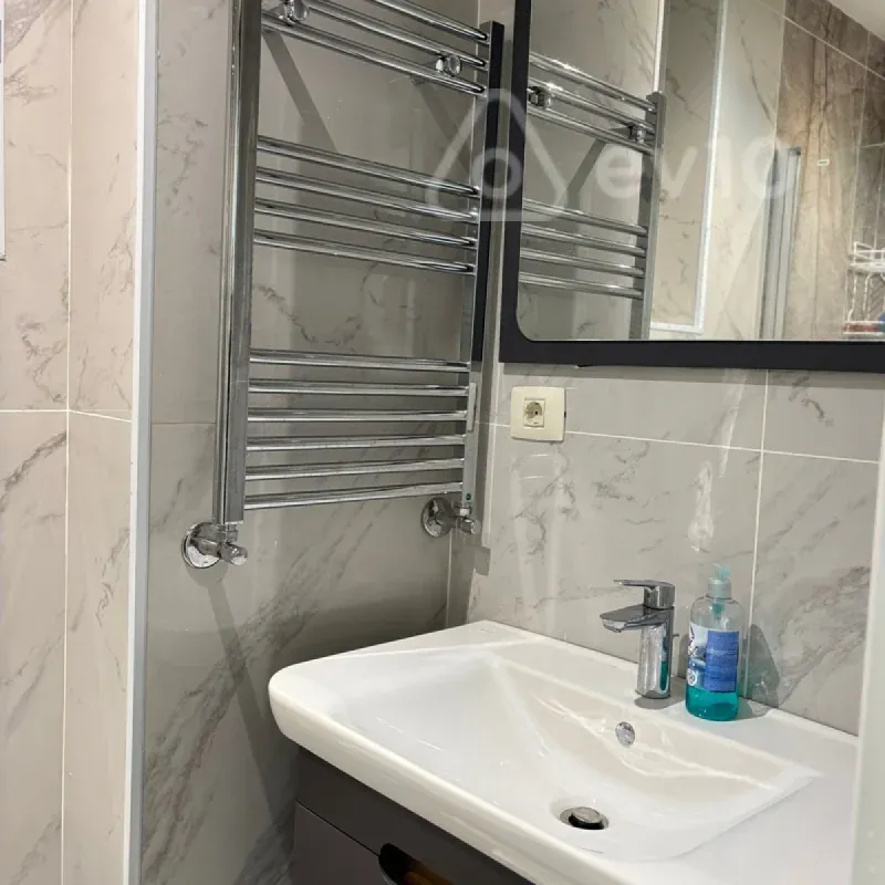 Kirayə verilir 2 otaqlı yeni tikili 50 m²