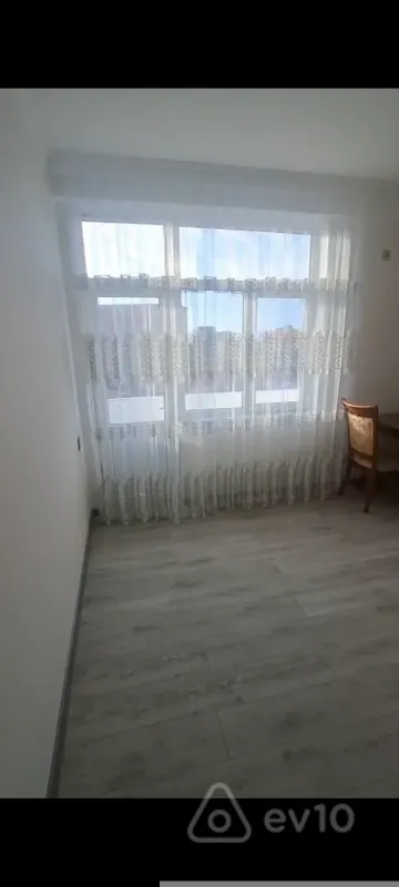 Kirayə verilir 2 otaqlı yeni tikili 65 m²