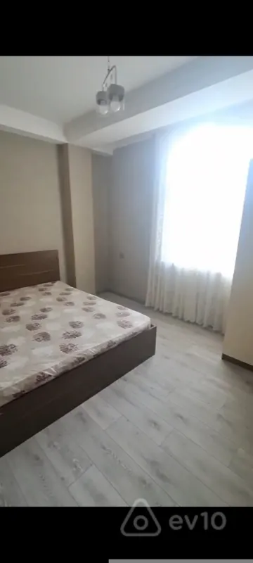 Kirayə verilir 2 otaqlı yeni tikili 65 m²