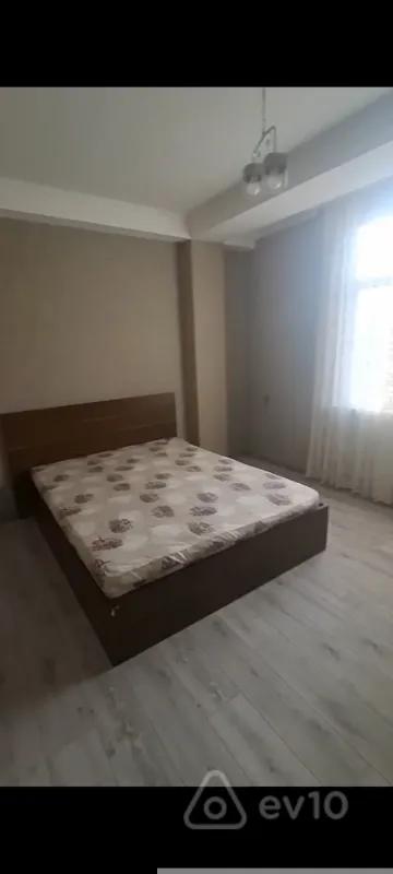 Kirayə verilir 2 otaqlı yeni tikili 65 m²
