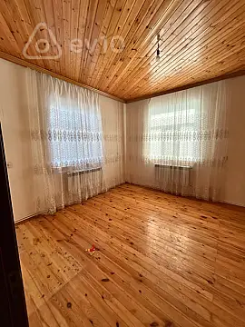 Satılır 5 otaqlı həyət evi 200 m²