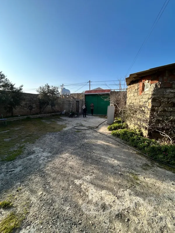 Satılır 5 otaqlı həyət evi 200 m²