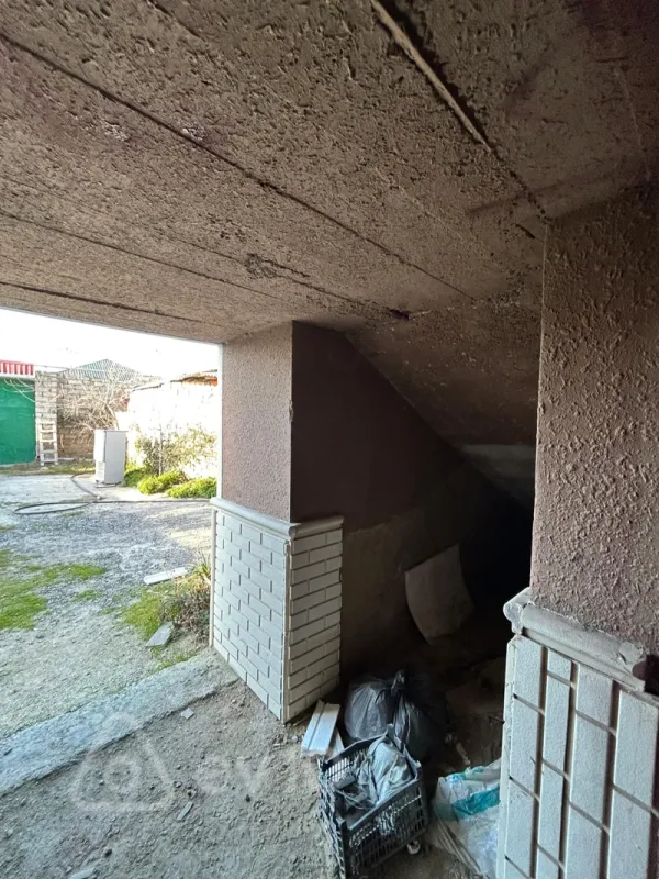 Satılır 5 otaqlı həyət evi 200 m²