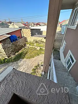 Satılır 5 otaqlı həyət evi 200 m²
