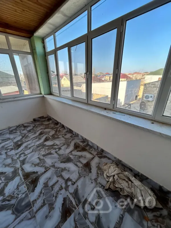 Satılır 5 otaqlı həyət evi 200 m²