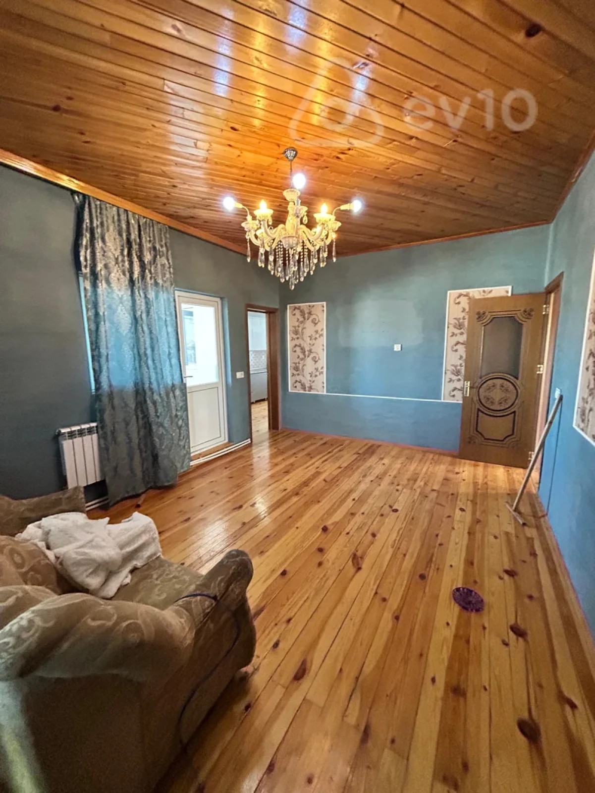 Satılır 5 otaqlı həyət evi 200 m²