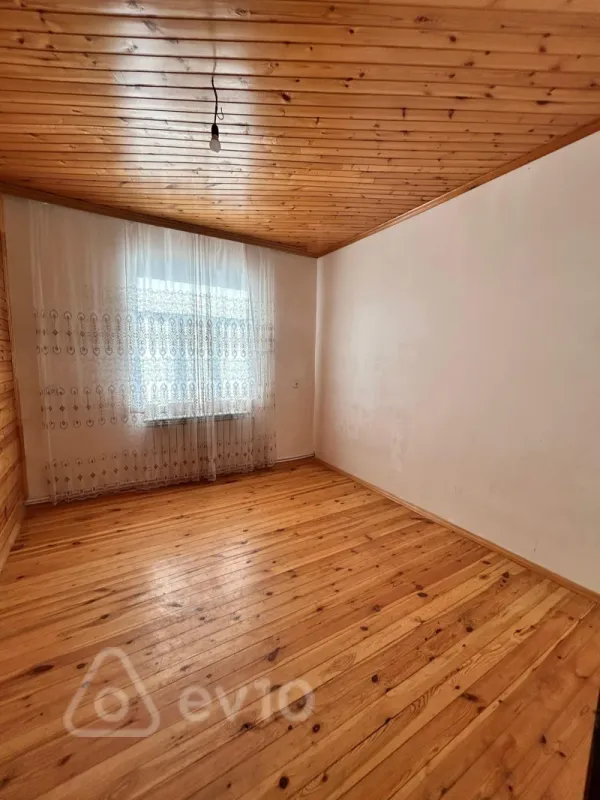 Satılır 5 otaqlı həyət evi 200 m²