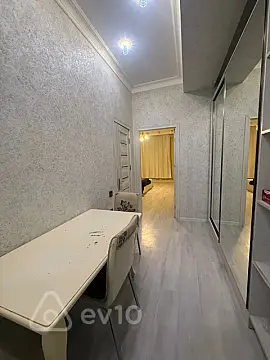 Kirayə verilir 3 otaqlı yeni tikili 140 m²