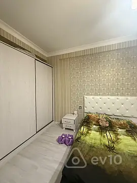 Kirayə verilir 3 otaqlı yeni tikili 140 m²