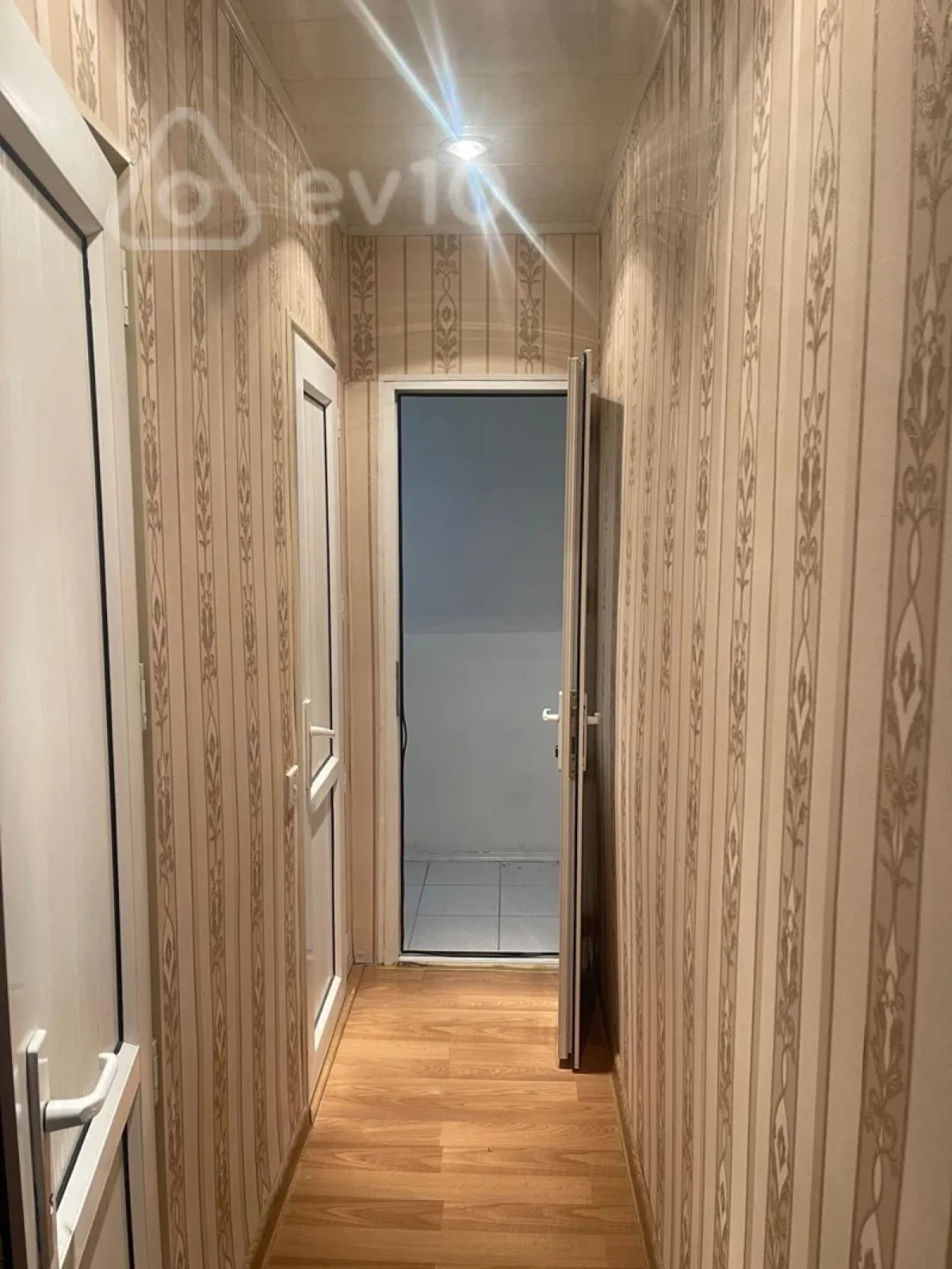 Kirayə verilir 3 otaqlı köhnə tikili 105 m²