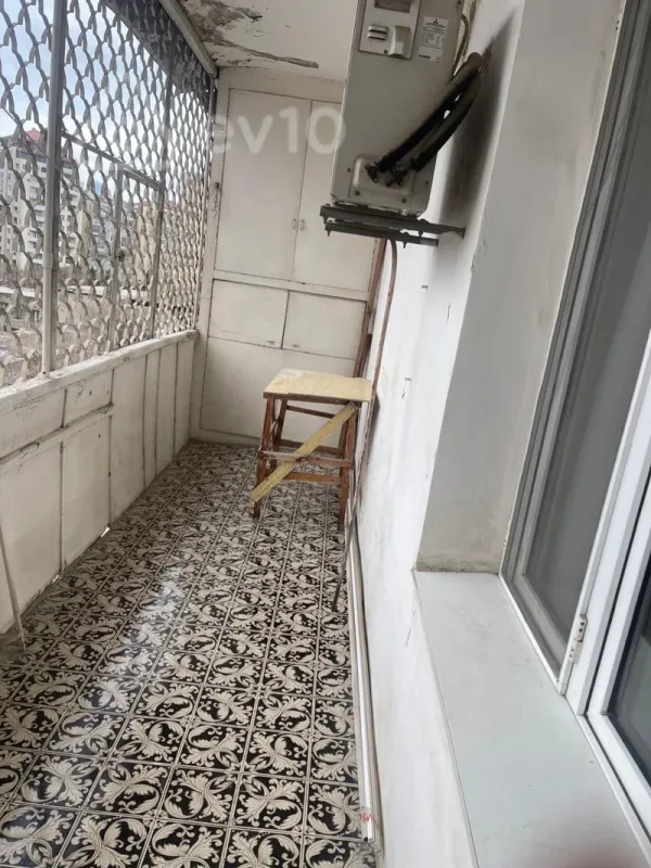 Kirayə verilir 3 otaqlı köhnə tikili 105 m²