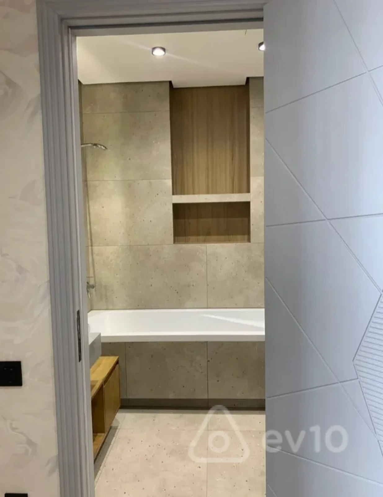 Satılır 4 otaqlı yeni tikili 182 m²