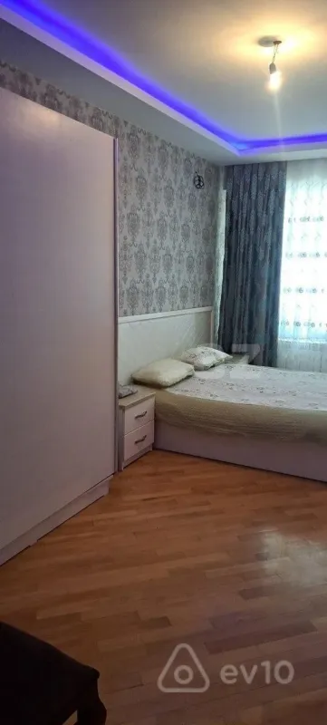 Kirayə verilir 2 otaqlı yeni tikili 78 m²