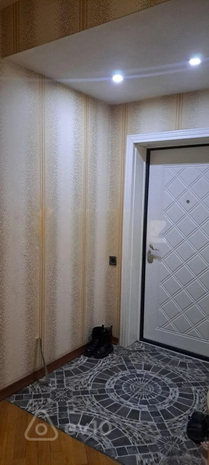 Kirayə verilir 2 otaqlı yeni tikili 78 m²