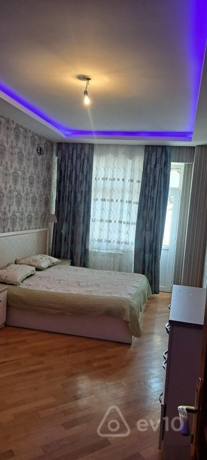 Kirayə verilir 2 otaqlı yeni tikili 78 m²